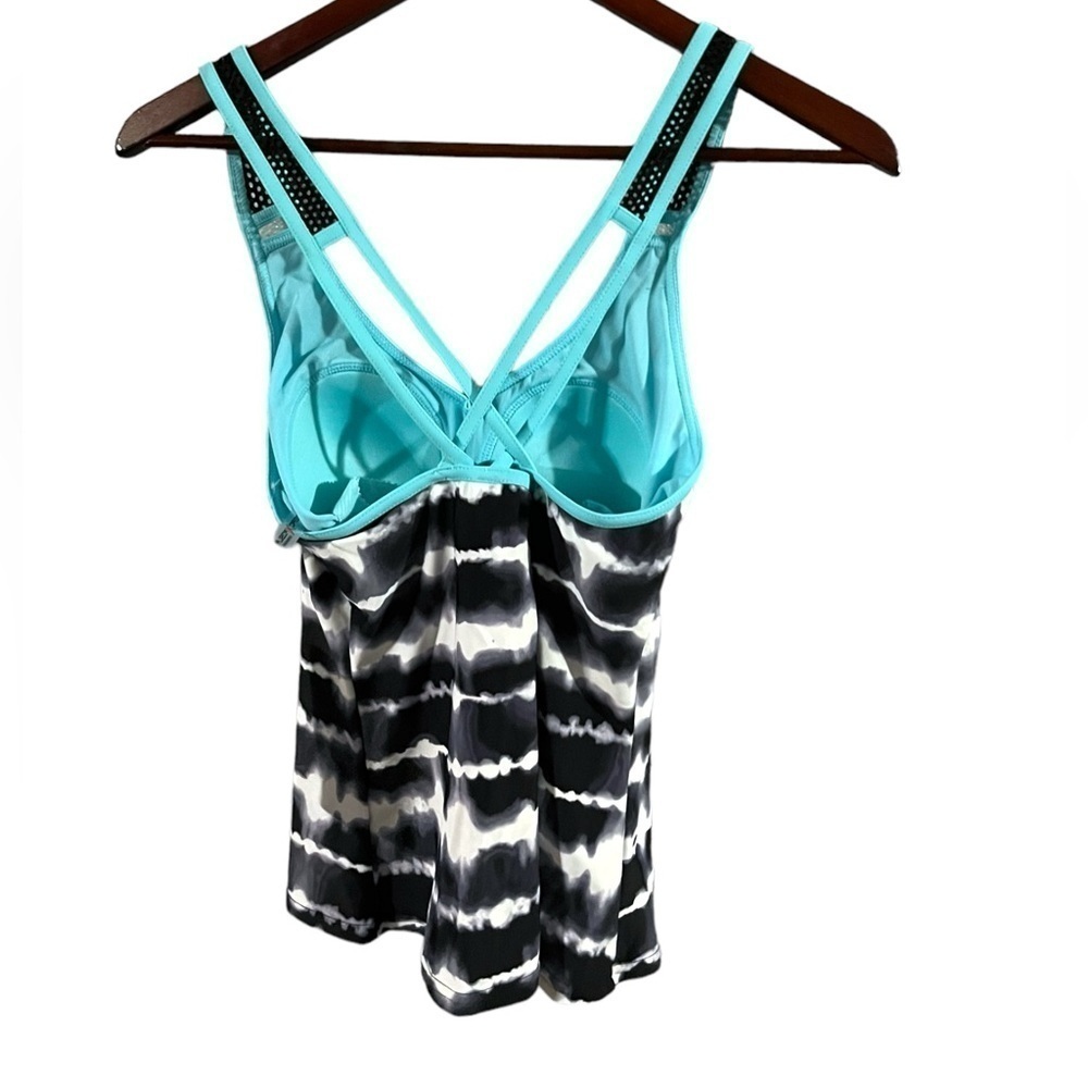 NWT ZEROXPOSUR Sun Smart UPF 30+ Tank Top Tankini Helix Built In Bra